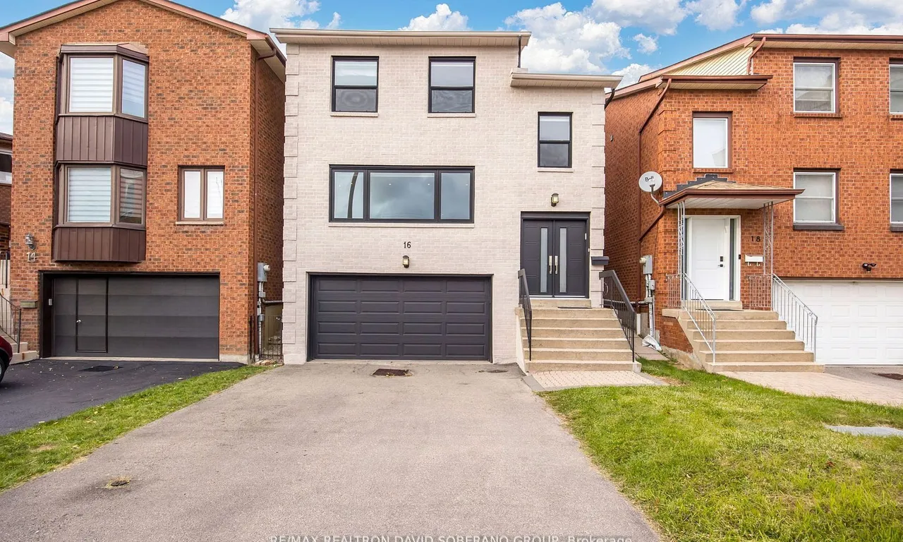 16 Blairville Rd, Toronto, ON M3H 5Y5