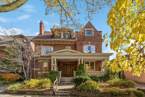 105 Cluny Dr, Toronto, ON M4W 2R5
