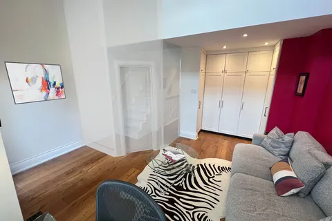 186 Macpherson Ave, Toronto, ON M5R 1W8