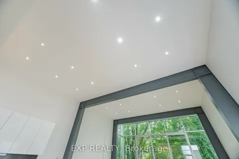 561 Arlington Ave, Toronto, ON M6C 3A6