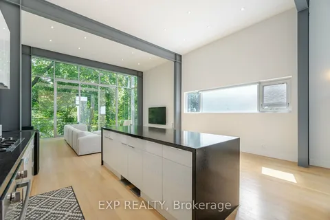 561 Arlington Ave, Toronto, ON M6C 3A6