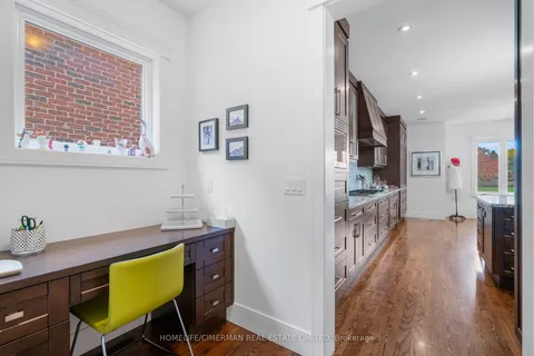 145 Churchill Ave, Toronto, ON M2N 1Z3