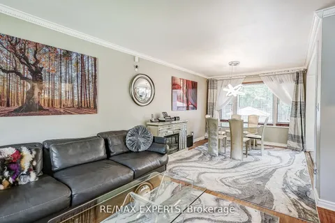 53 Tottenham Rd, Toronto, ON M3C 2J5