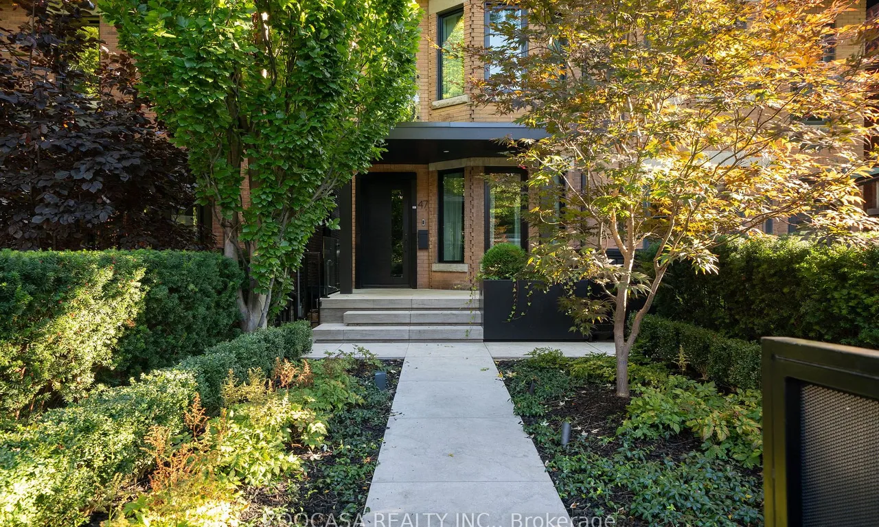 47 Roxborough St, Toronto, ON M5R 1T9