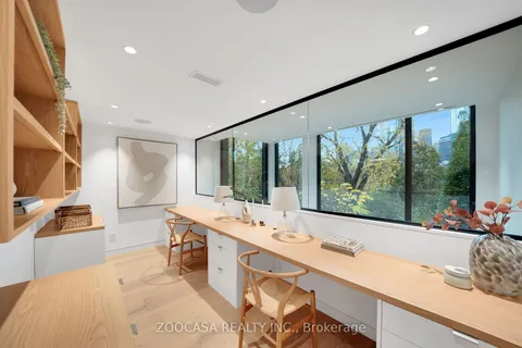 47 Roxborough St, Toronto, ON M5R 1T9