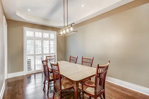 27 Devondale Ave, Toronto, ON M2R 2C9