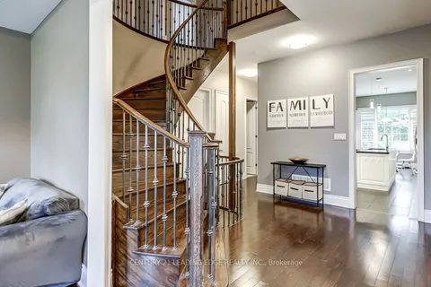 27 Devondale Ave, Toronto, ON M2R 2C9