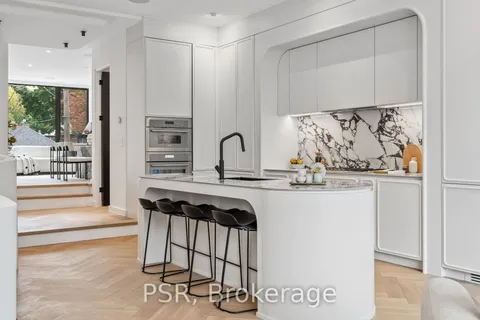 28A Wilberton Rd, Toronto, ON M4V 1Z3