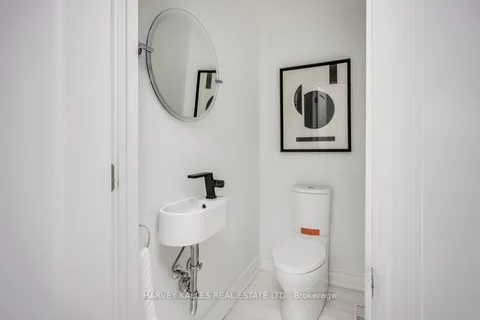 272 St Clements Ave, Toronto, ON M4R 1H5