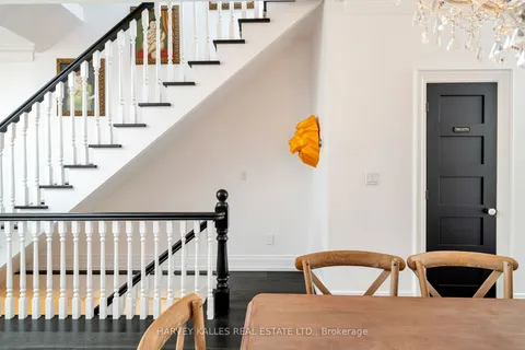 63 Metcalfe St, Toronto, ON M4X 1R9