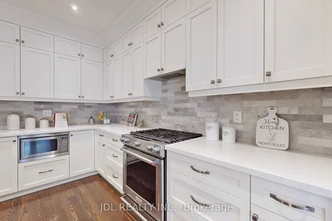 54 Granlea Rd, Toronto, ON M2N 2Z5