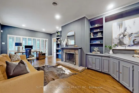 114 Lord Seaton Rd, Toronto, ON M2P 1K9