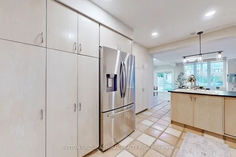 114 Lord Seaton Rd, Toronto, ON M2P 1K9