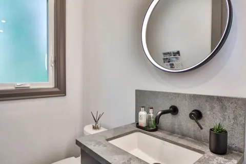 39 Marquette Ave, Toronto, ON M6A 1X8