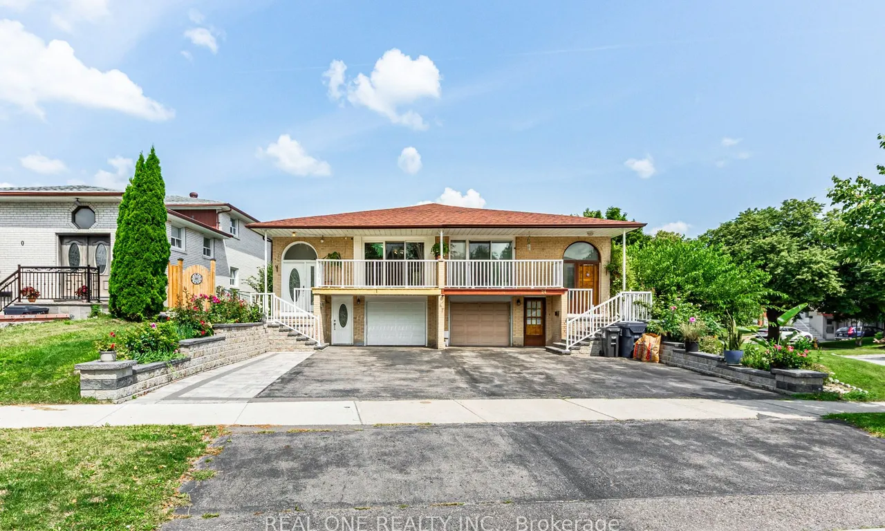 22 Sepia Dr, Toronto, ON M2J 4G1
