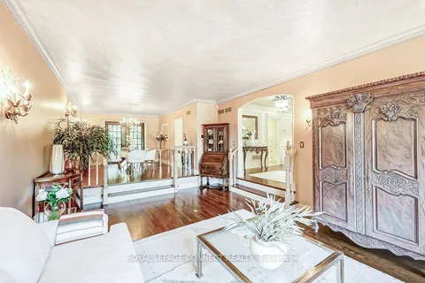 47 Argonne Cres, Toronto, ON M2K 2K2