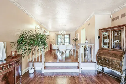 47 Argonne Cres, Toronto, ON M2K 2K2