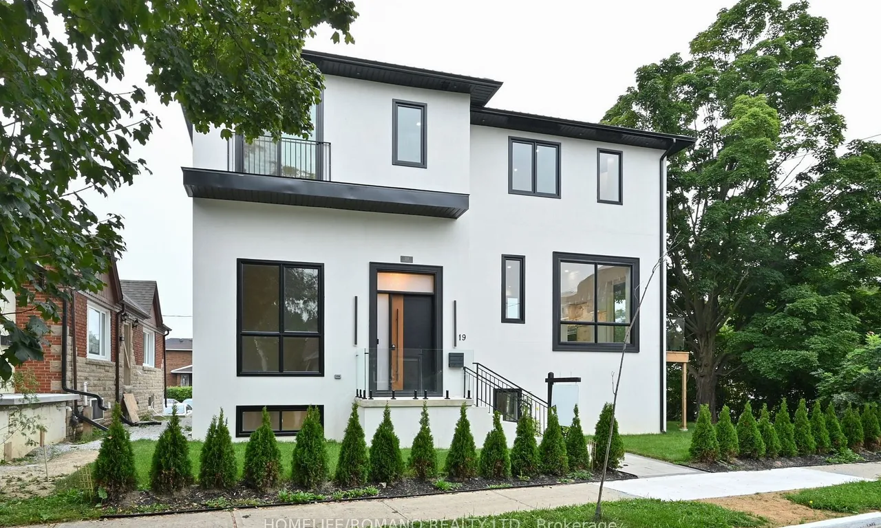 19 King High Ave, Toronto, ON M3H 3A8