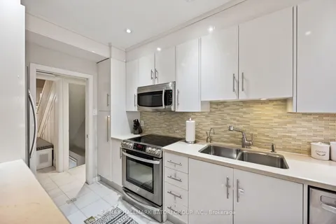 282 St Clements Ave, Toronto, ON M4R 1H5