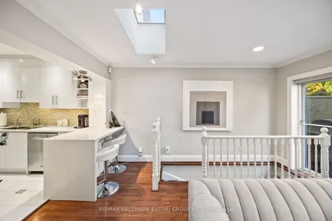 282 St Clements Ave, Toronto, ON M4R 1H5