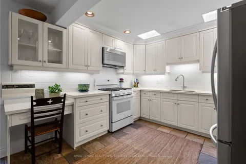 169 Parkhurst Blvd, Toronto, ON M4G 2E9