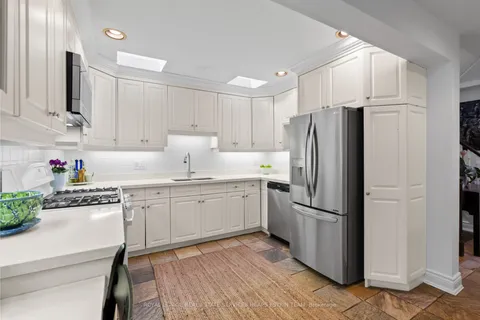 169 Parkhurst Blvd, Toronto, ON M4G 2E9