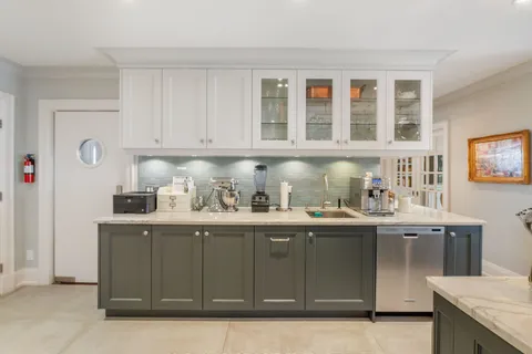 83 Lascelles Blvd, Toronto, ON M5P 2E3