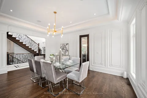 6 Harnish Cres, Toronto, ON M2M 2C1