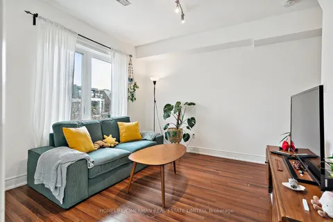 660 Crawford St, Toronto, ON M6G 3K2