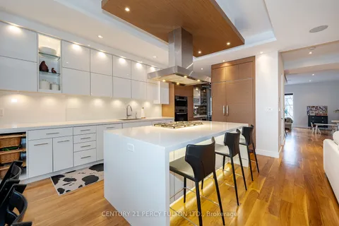 323 Douglas Ave, Toronto, ON M5M 1H2