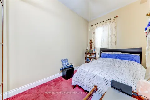 56 Sullivan St, Toronto, ON M5T 1C1