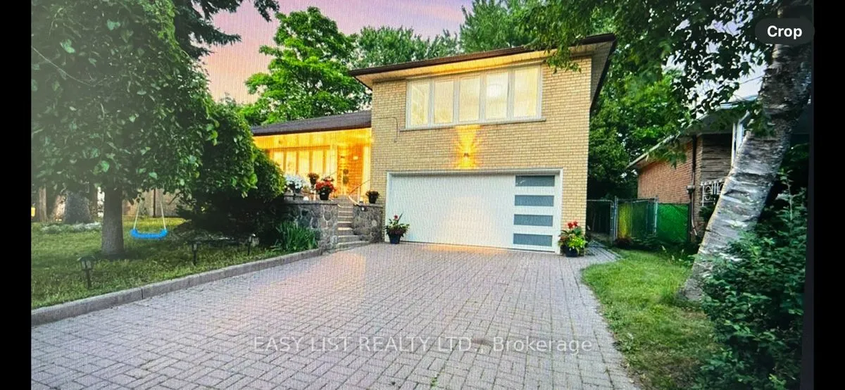 5 Stonedene Boulevard, Toronto, ON M2R 3C6