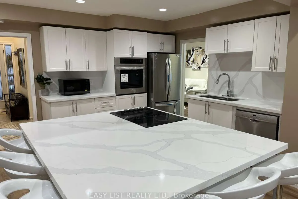 5 Stonedene Boulevard, ON M2R 3C6