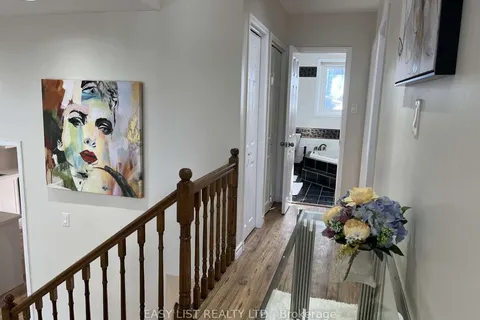 5 Stonedene Boulevard, Toronto, ON M2R 3C6