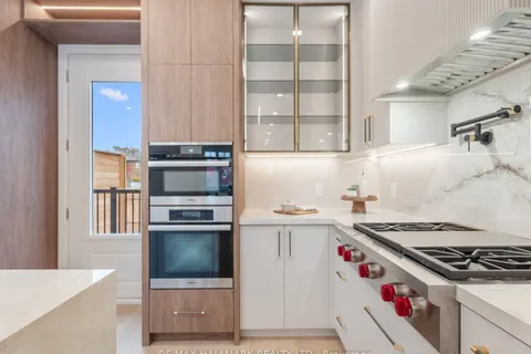 336 St Germain Ave, Toronto, ON M5M 1W3