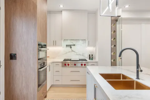 336 St Germain Ave, Toronto, ON M5M 1W3