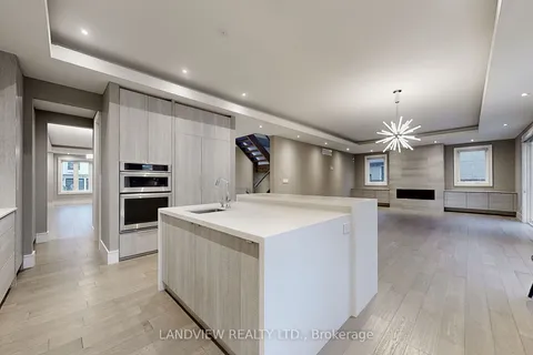 38 Lorraine Dr, Toronto, ON M2N 2E5