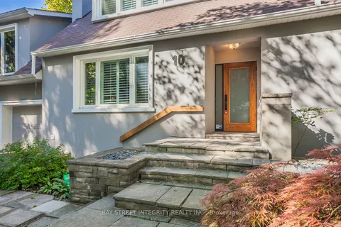 10 Stuart Ave, Toronto, ON M2N 1B1