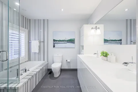 186 Macpherson Ave, Toronto, ON M5R 1W8