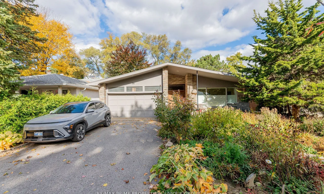 86 Prue Ave, Toronto, ON M6B 1R5