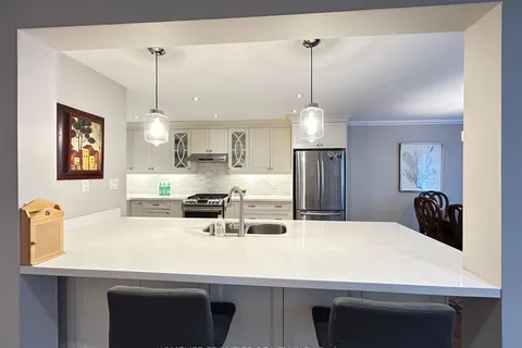 110 Elise Terr, Toronto, ON M2R 2X1