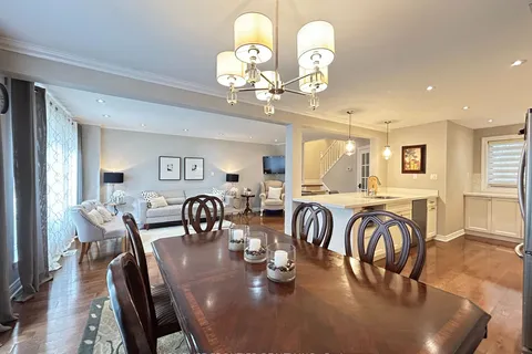 110 Elise Terr, Toronto, ON M2R 2X1