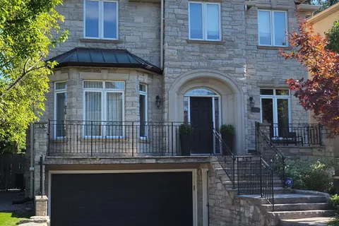 539 Douglas Avenue, Toronto, ON M5M 1H7