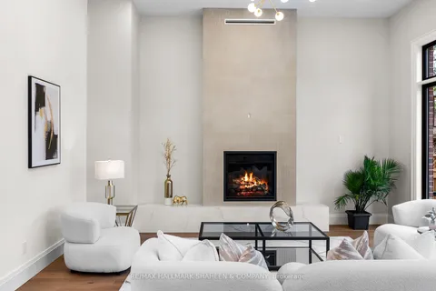 66 Parkhurst Blvd, Toronto, ON M4G 2E2