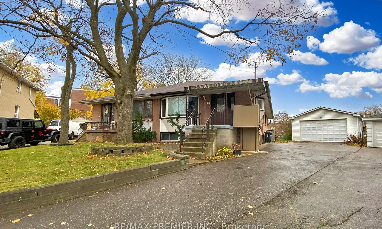 24 Dunboyne Crt, Toronto, ON M2R 2B7