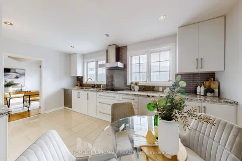 18 Olsen Dr, Toronto, ON M3A 3J2