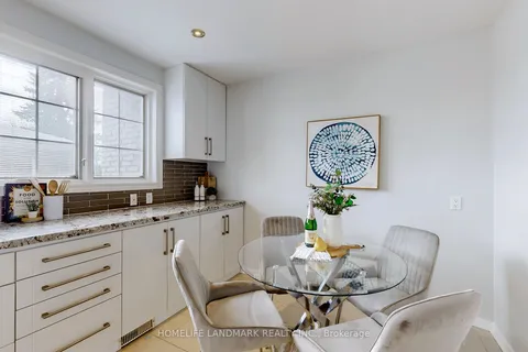 18 Olsen Dr, Toronto, ON M3A 3J2