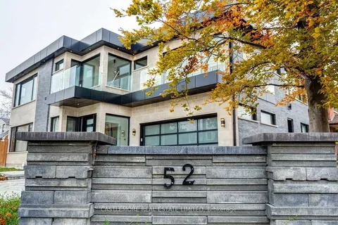 52 Grantbrook St, Toronto, ON M2R 2E9