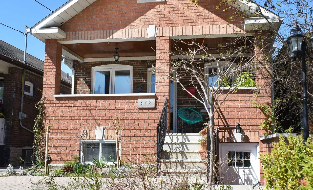 362 Northcliffe Blvd, Toronto, ON M6E 3L1
