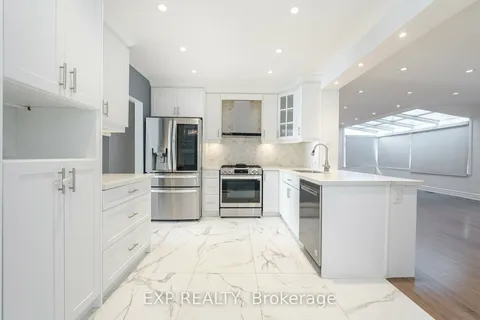 108 Lynedock Cres, Toronto, ON M3A 2B1